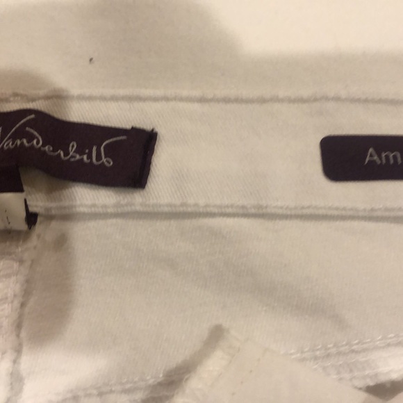 Gloria Vanderbilt White Straight Leg Jeans. Never worn. New. NWOT. - Picture 3 of 9